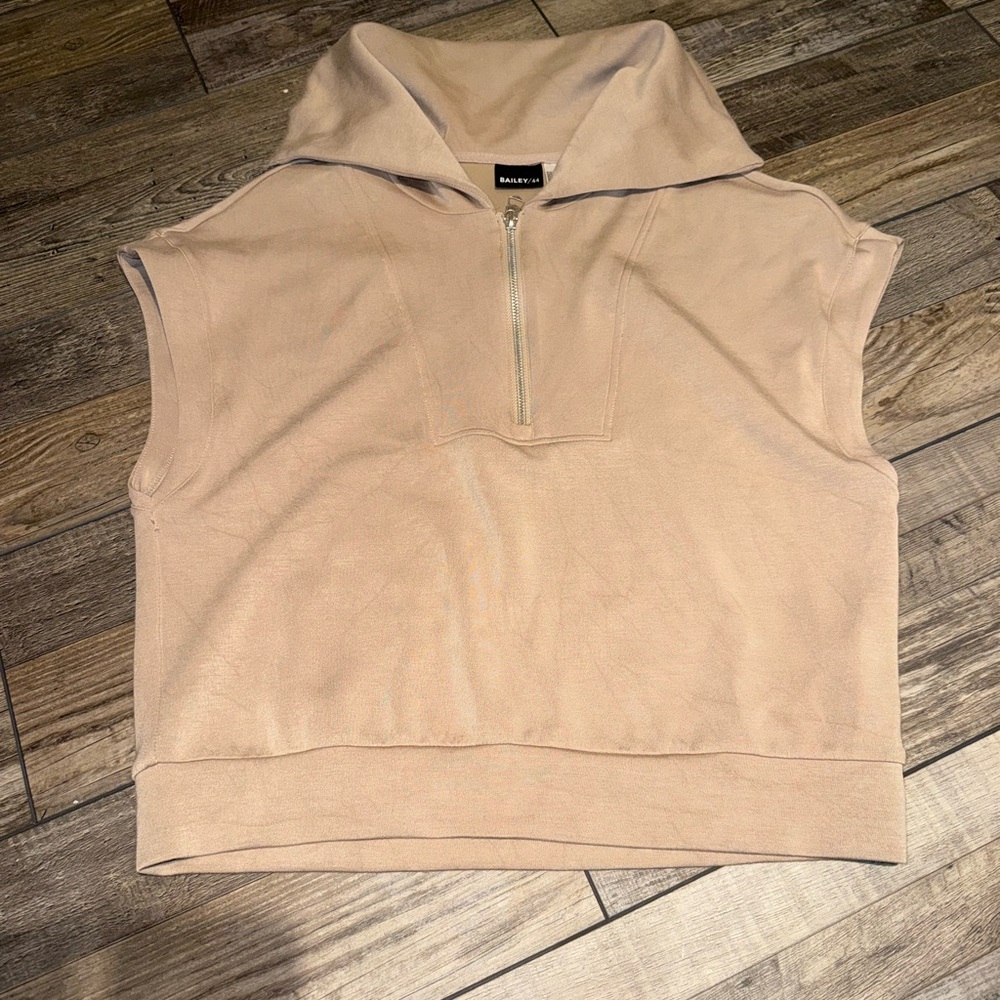 Tan Sleeveless Zip-Up Bailey 44 Medium EUC